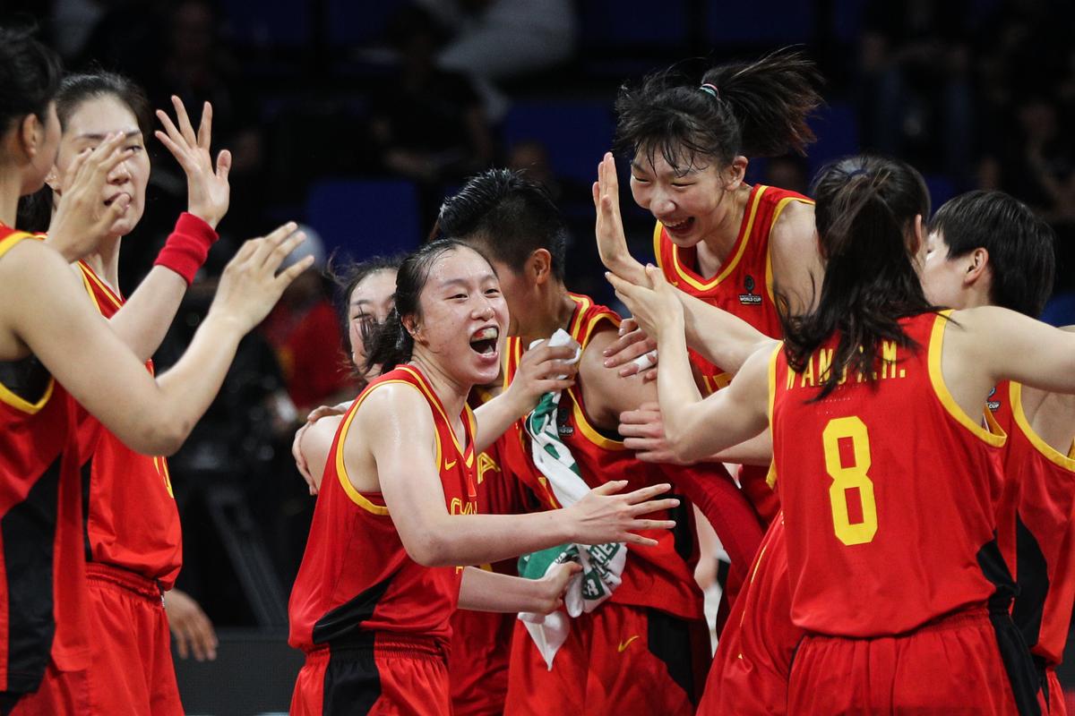 中国女篮vs加拿大明星队