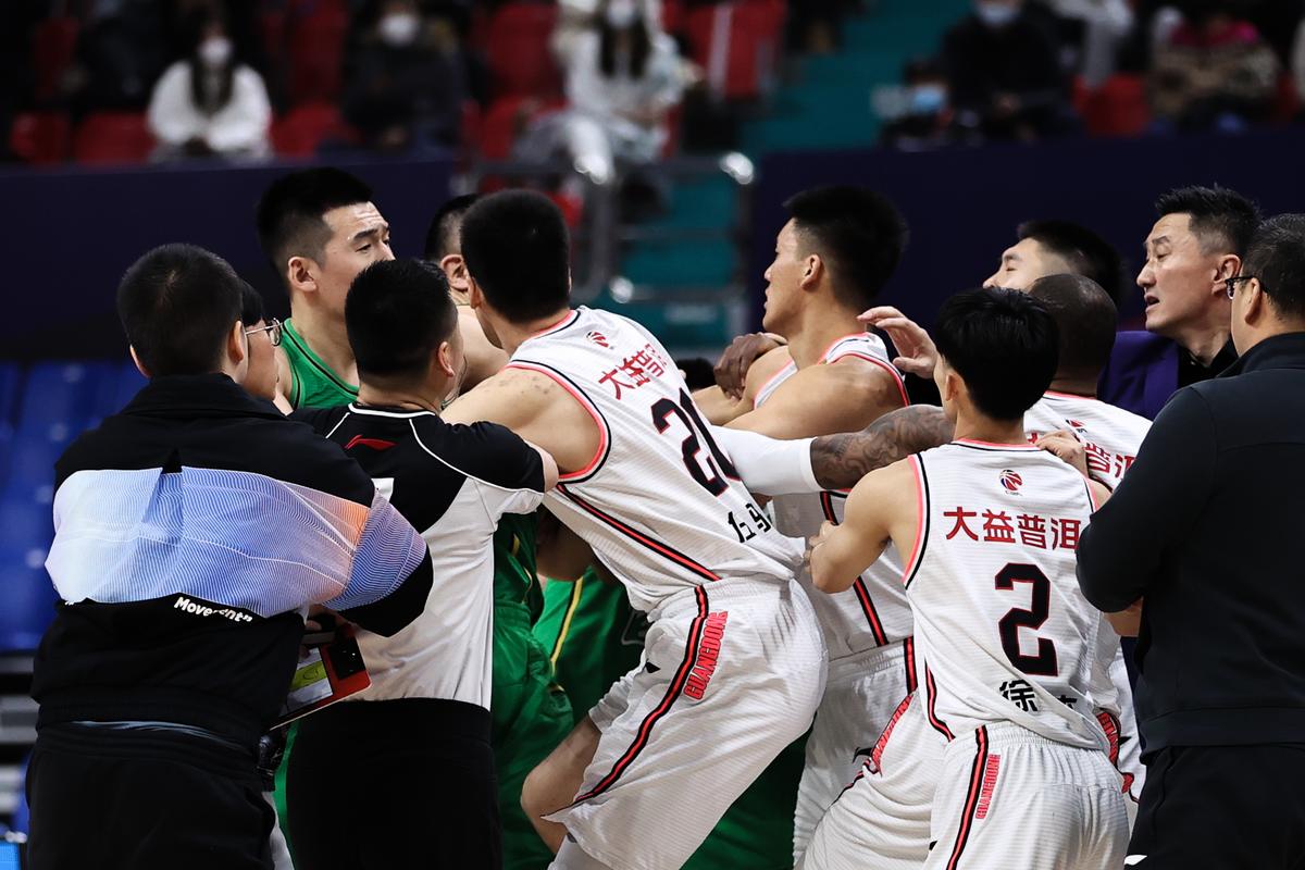 篮球季后赛广东比分直播_篮球广东队比赛直播